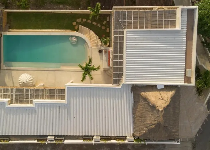 Labianca Villa, * Nusa Lembongan (Bali)
